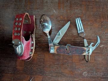 kit per il campeggio tipo coltellino svizzero.