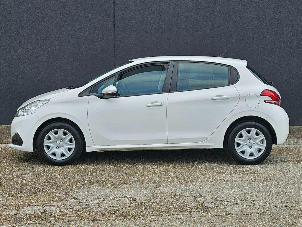 Peugeot 208 2020 photo 2