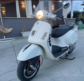 Piaggio Vespa 300 GTS