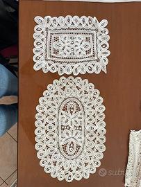 Set completo di 14 centrini di pizzo