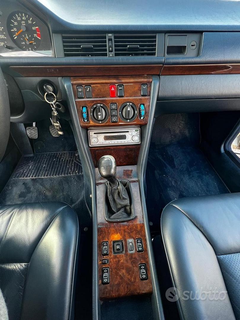 Mercedes-Benz 230Ce 1992 photo 5