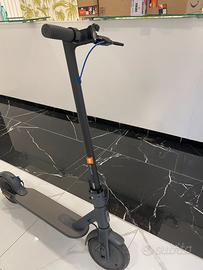 Monopattino elettrico XIAOMI MI ELECTRIC SCOOTER 3