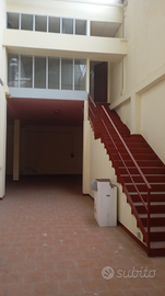 Capannone con appartamento