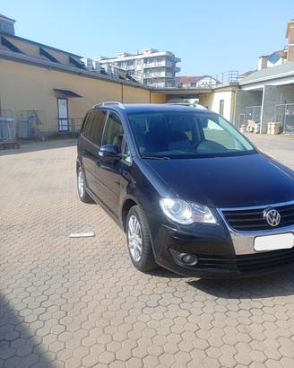 Volkswagen Touran - APERTI AD AGOSTO