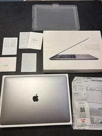 MacBook Pro 15” 2019 i7 16GB Radeon  555X