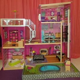 Casa delle bambole/barbie in legno € 120.