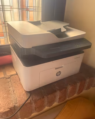 Stampante HP multifunzione HP Laser 137fnw