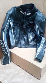 Giubbotto e pantaloni da moto