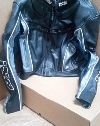 Giubbotto e pantaloni da moto