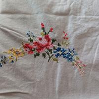 copriletto ricamato a mano