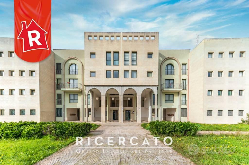 Immobile di 220 m² con più di 5 locali a Lecce