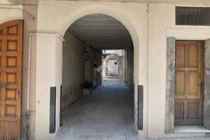 CASA SEMINDIPENDENTE A CONTRADA