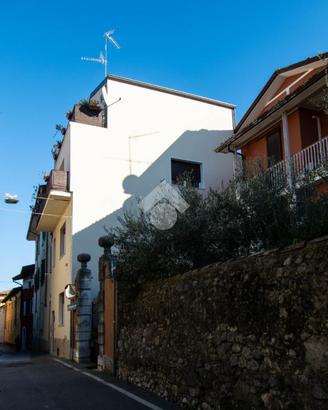 3 LOCALI A MONIGA DEL GARDA