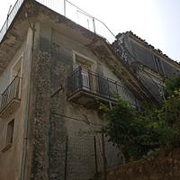 Palazzo Storico di 600mq in un Borgo Calabrese