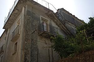 Palazzo Storico di 600mq in un Borgo Calabrese