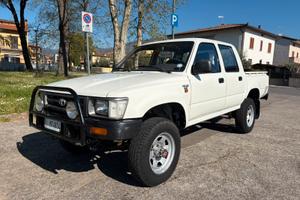 Toyota Hilux 2.4 D solo 177000 km Orig Permute