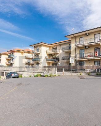 Locale Commerciale - Motta Sant'Anastasia