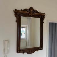 Antico specchio in legno