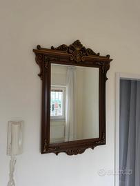 Antico specchio in legno