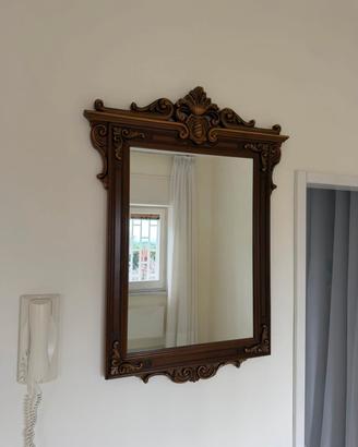 Antico specchio in legno