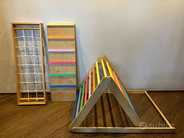 Triangolo Pikler con accessori in legno