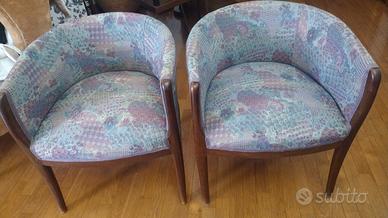 due poltroncine antiche in buono stato