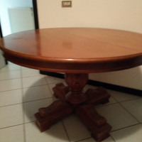 Tavolo allungabile più sei sedie