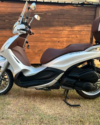 Beverly 300 i.e. ABS-ASR  del 2017