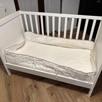Lettino bimbi IKEA + materassino e paracolpi