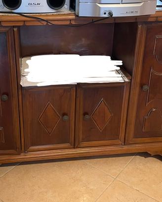 Mobile antico in legno con scaffali e due ante apr