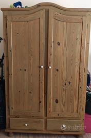 Camera:coppia 2 armadi,letto,comodino,scrivania