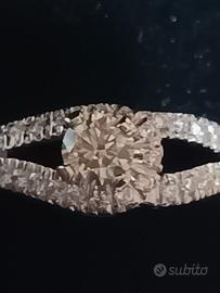 Anello in oro bianco 18 Kt e Diamanti per Ct. 2.00