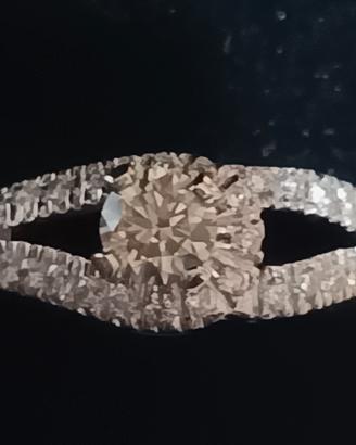 Anello in oro bianco 18 Kt e Diamanti per Ct. 2.00