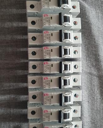 10 interruttore magnetotermico B20