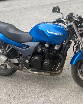 Kawasaki ZR7 750
