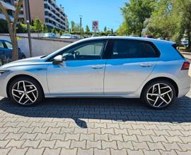 VOLKSWAGEN Golf 8ª serie solo 2.800km- 2023