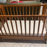 Lettino in legno