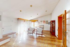 APPARTAMENTO IN CENTRO CON 3 CAMERE !