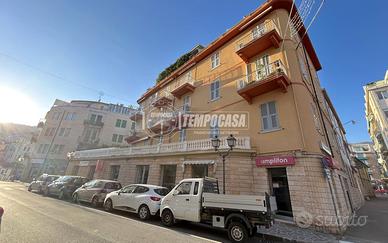 BILOCALE IN CENTRO CON AMPIO TERRAZZO