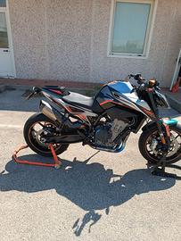 KTM Duke 790