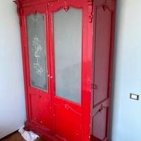 Armadio vetrina rosso vintage