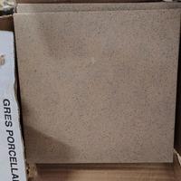 Piastrelle per garage 20x20