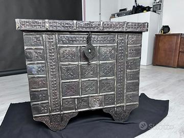 arredamento etnico baule