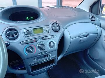 Toyota Yaris 1.0  per neopatentati
