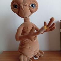 E.T. The Extraterrestrial Toys "R" Us vintage