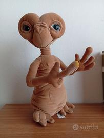 E.T. The Extraterrestrial Toys "R" Us vintage