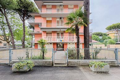 APPARTAMENTO A DUE PASSI DAL MARE CON GARAGE PRIVA