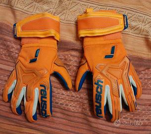 Guanti portiere n. 4 REUSCH