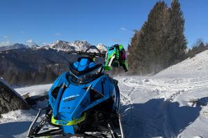 Motoslitta arctic cat