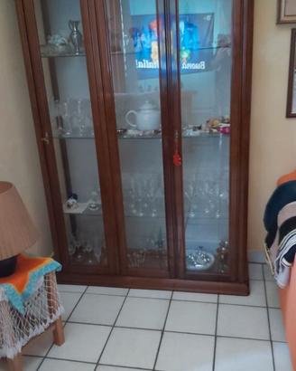 Vetrina tre ante stile classico